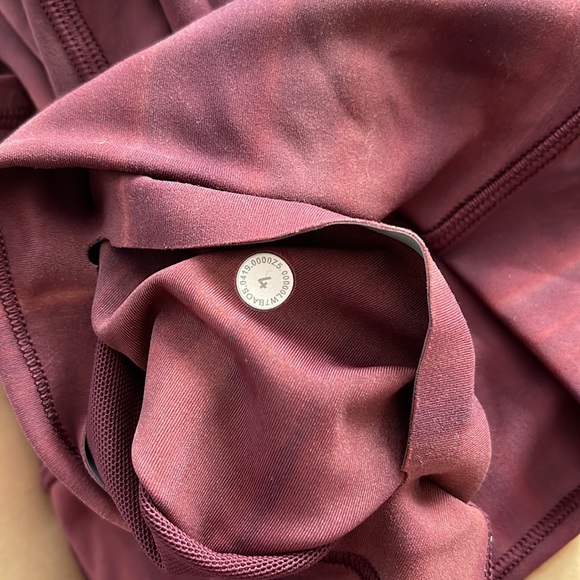 Lululemon In Movement Short *Everlux 2.5” - Picture 4 of 6